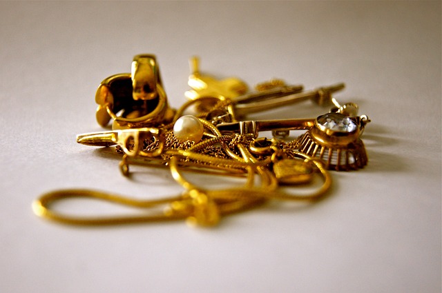 How to Revive Old and Tarnished Jewelry