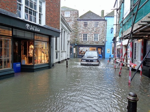 How to deal with water damage in a hotel